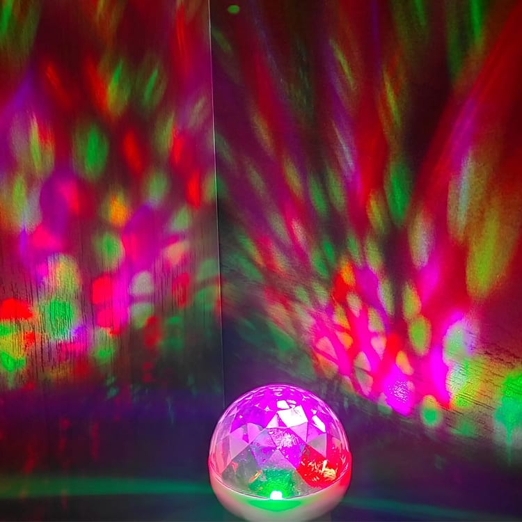 USBに差すだけ光の演出！小さい！音に反応、小パーティー向けに | Z033