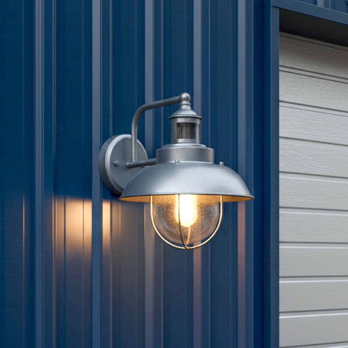 外壁に合わせて選べる6色！丸傘シェードのレトロなポーチライト ｜ WP024