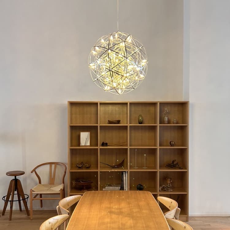 50cm×30cmの光のレイヤーが生み出す、存在感抜群のシャンデリア | P038-mix