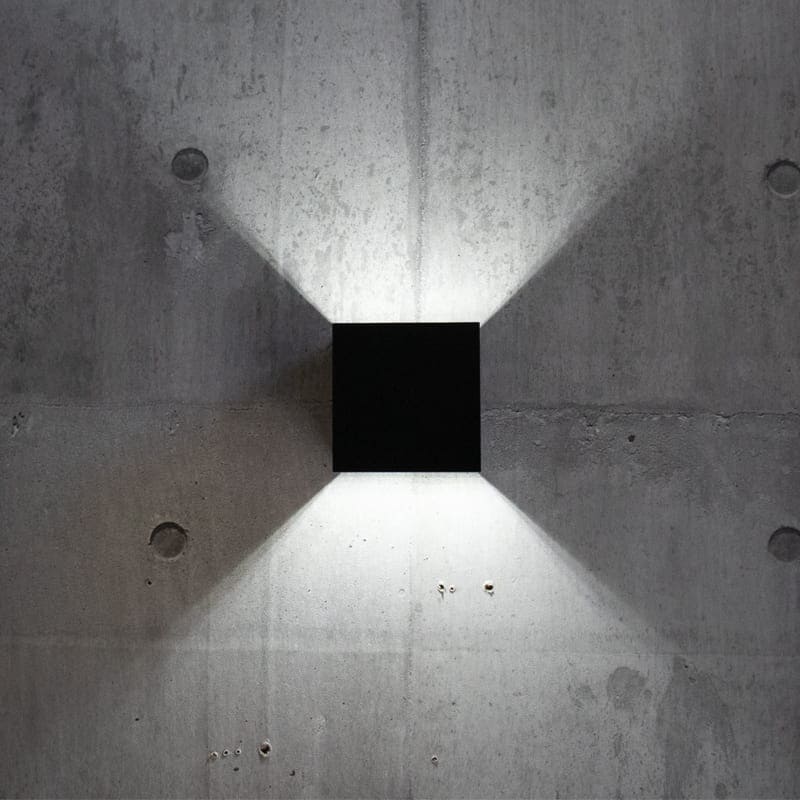 屋外対応の壁付けライト。光を操るインテリア！ ｜ WP030