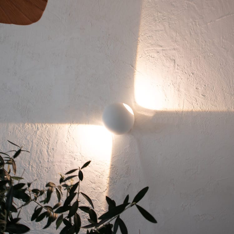 コンパクトサイズの屋内外照明。スリムでスタイリッシュ！ ｜ WP040