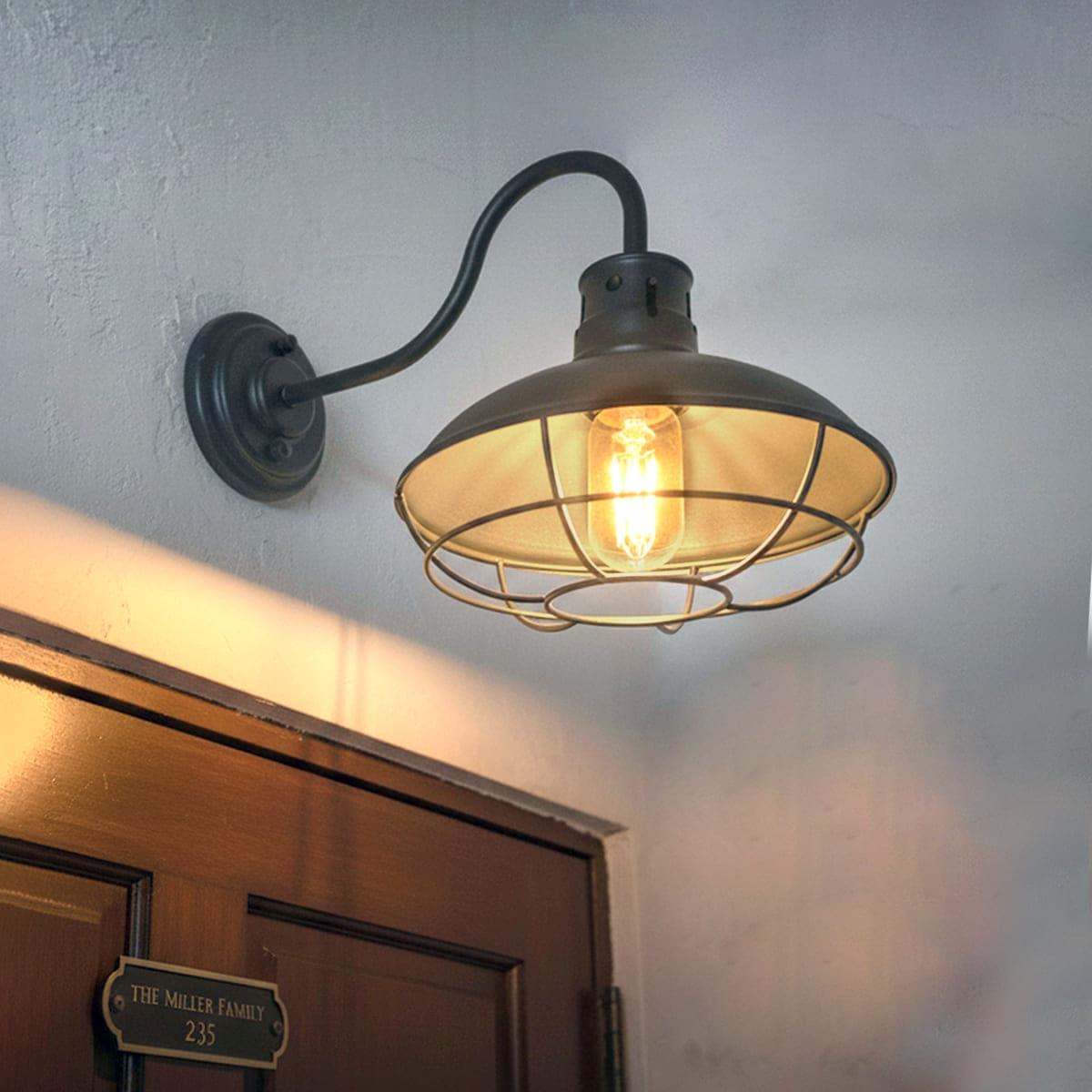 玄関のワンポイントにピッタリ！アーム付きの船舶風マリンランプ ｜ WP031