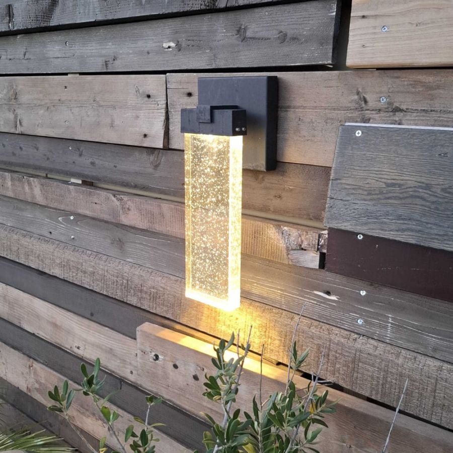 美しいガラスの輝きに見惚れる、ラグジュアリーな屋外ブラケットライト|WP050