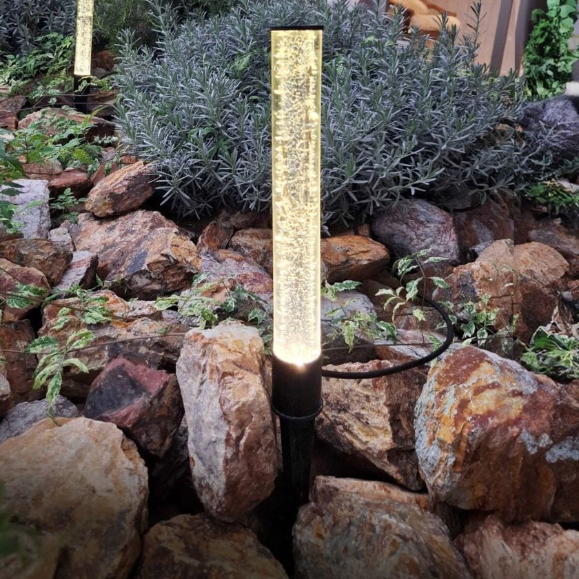 工事不要で手軽に設置！高級感あるクラッシュガラスのLEDガーデンライト | GP004-4SET