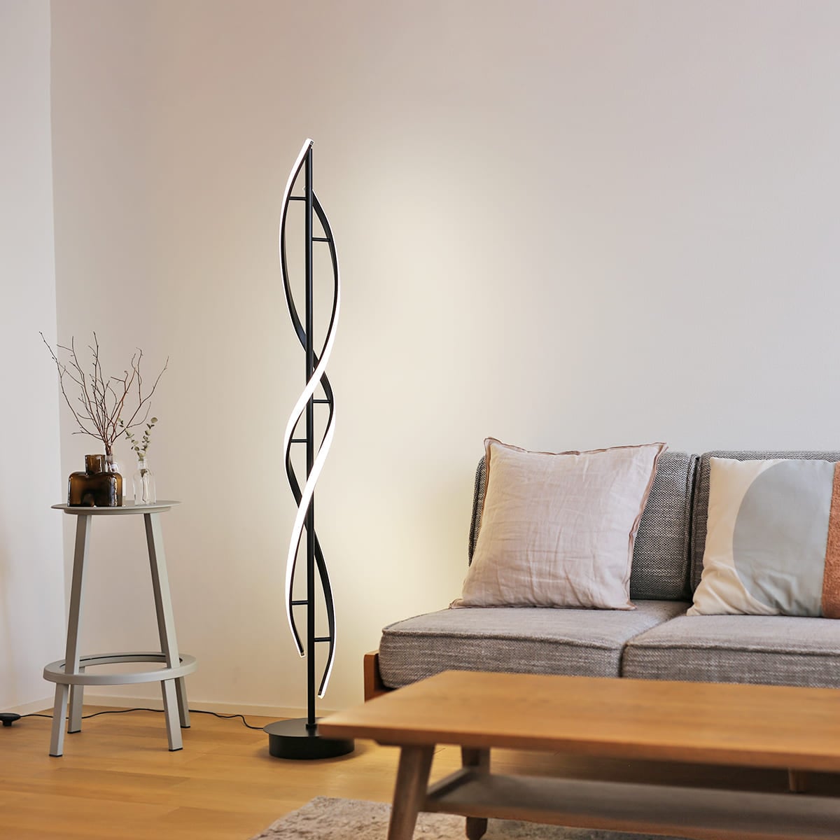 光の曲線が美しいツイストデザイン!モダンなLEDスタンドライト|stand016