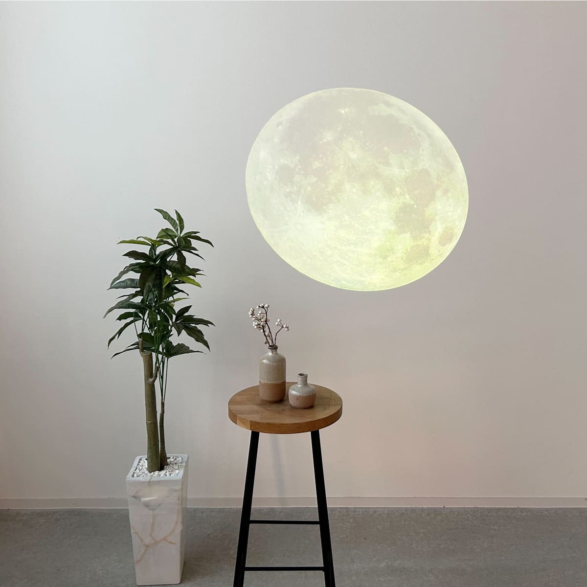まるで十五夜！天井や壁に浮かぶリアルな満月のプロジェクターライト｜Z018
