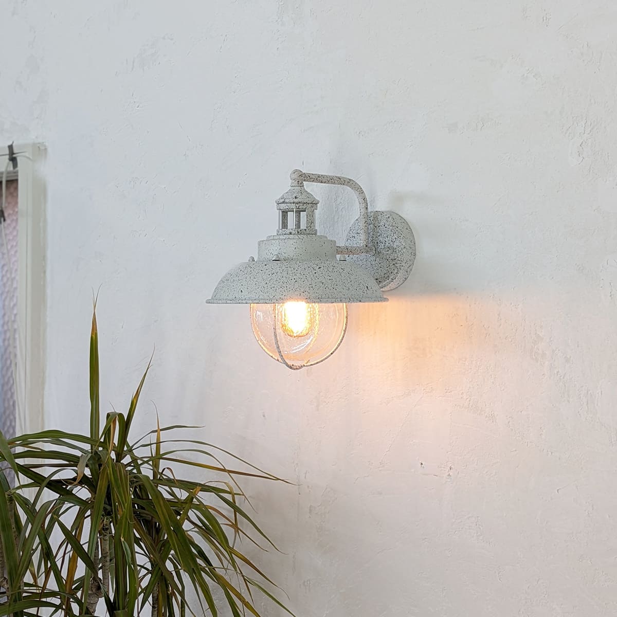 玄関やガーデンをおしゃれに！石調デザインの防雨型ウォールライト ｜ WP024-kakougan