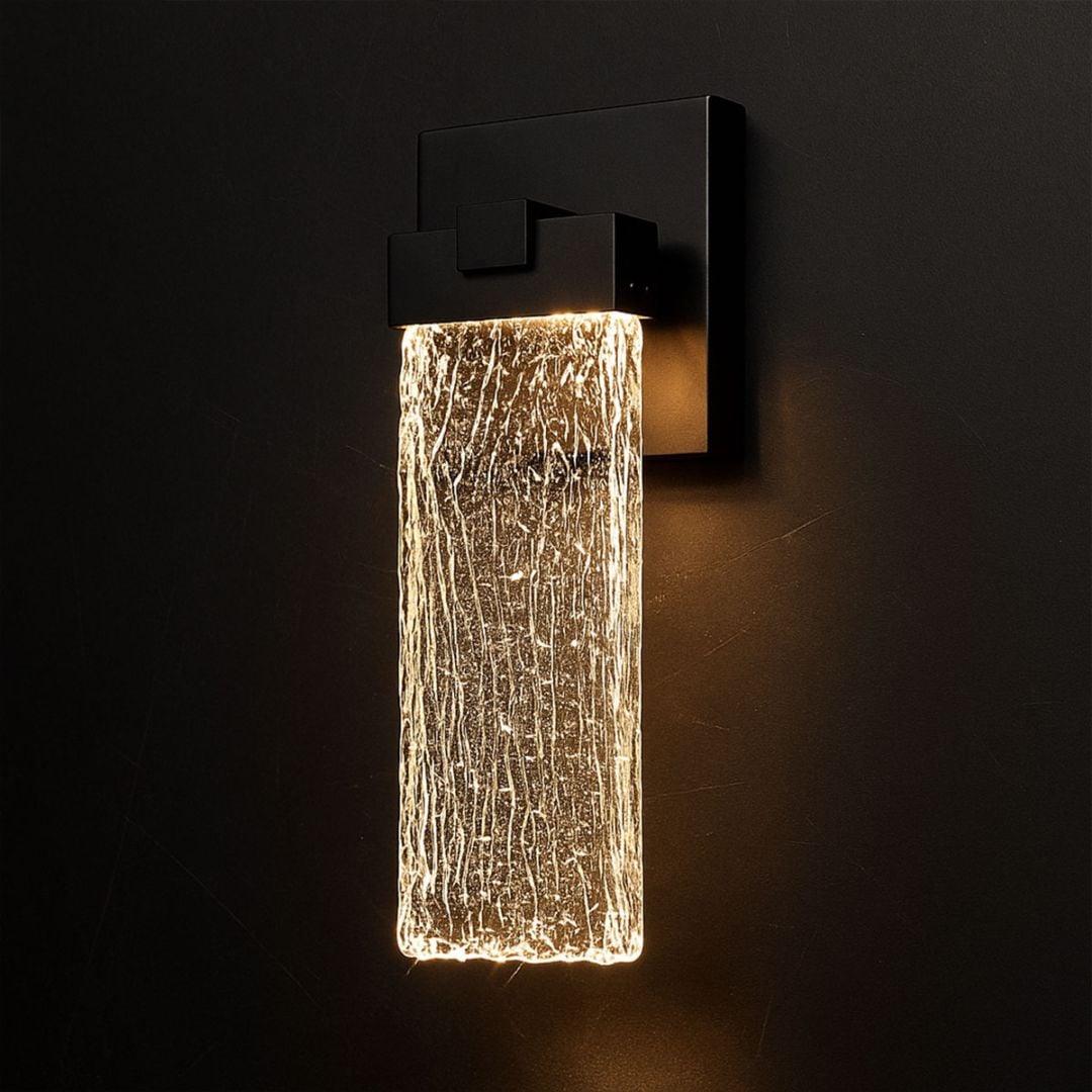 玄関に高級感あふれる灯りを。光の滝が流れるLED屋外照明 ｜ WP057