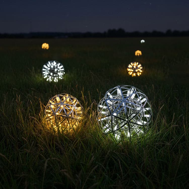 グランピング施設やガーデンにおすすめ！屋外対応の輝くLEDシャンデリア｜WPP035