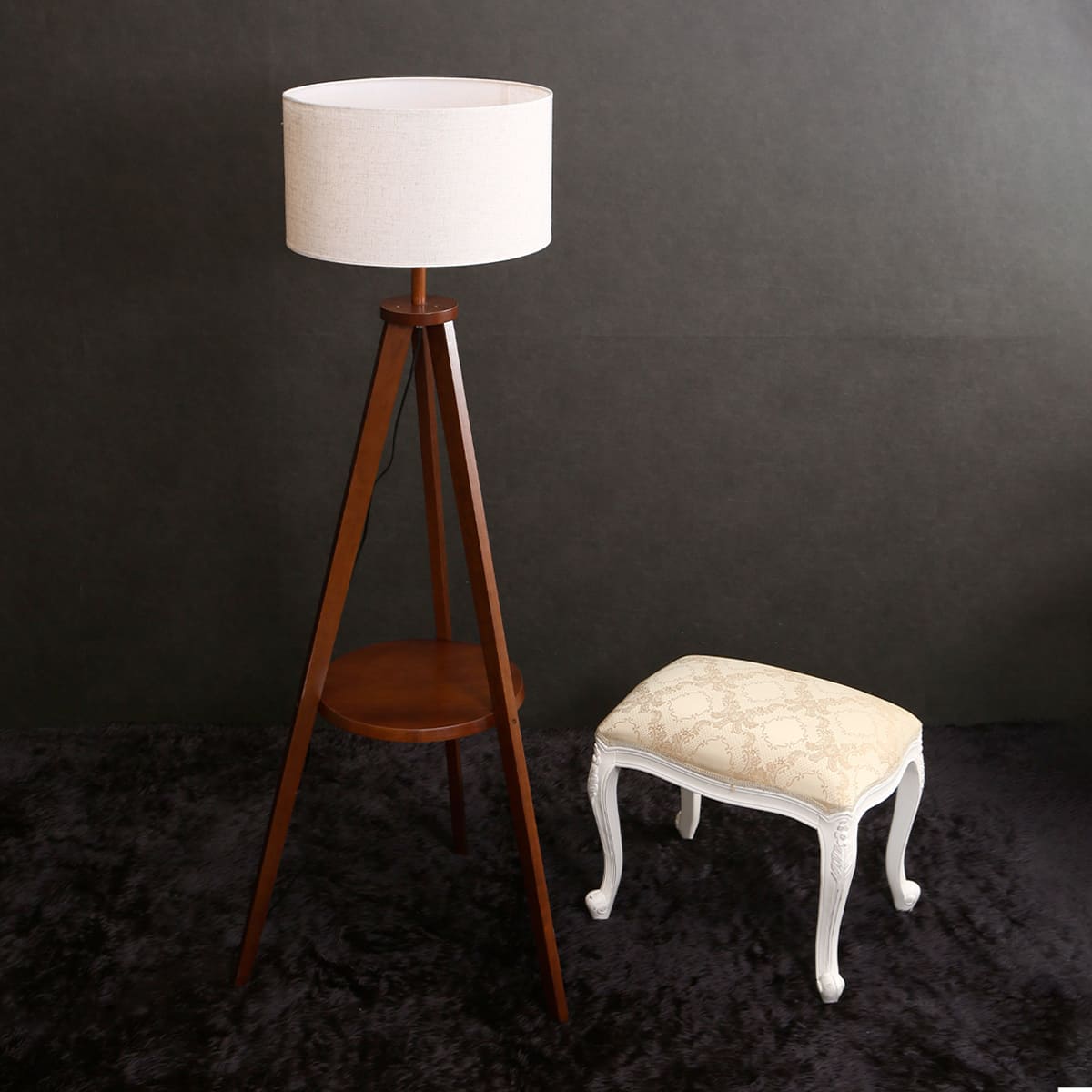 オールドアメリカン調の高級感。三脚型フロアスタンド|stand031