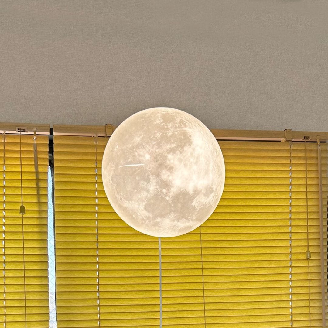 幻想的な月のデザイン照明。天井＆壁掛け対応・調光付き｜C020