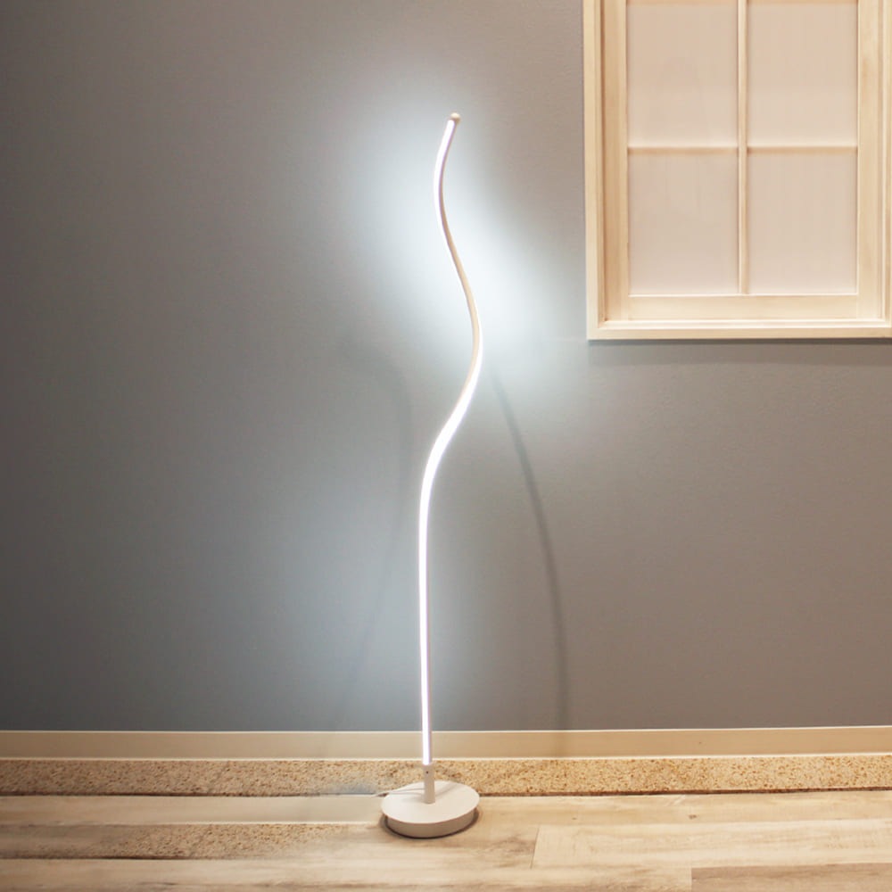 リビングや寝室をおしゃれに照らす、ウェーブデザインのスタンドライト|stand013