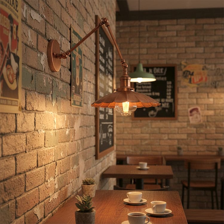 角度を自由に調整できるアンティーク風ブラケットライト