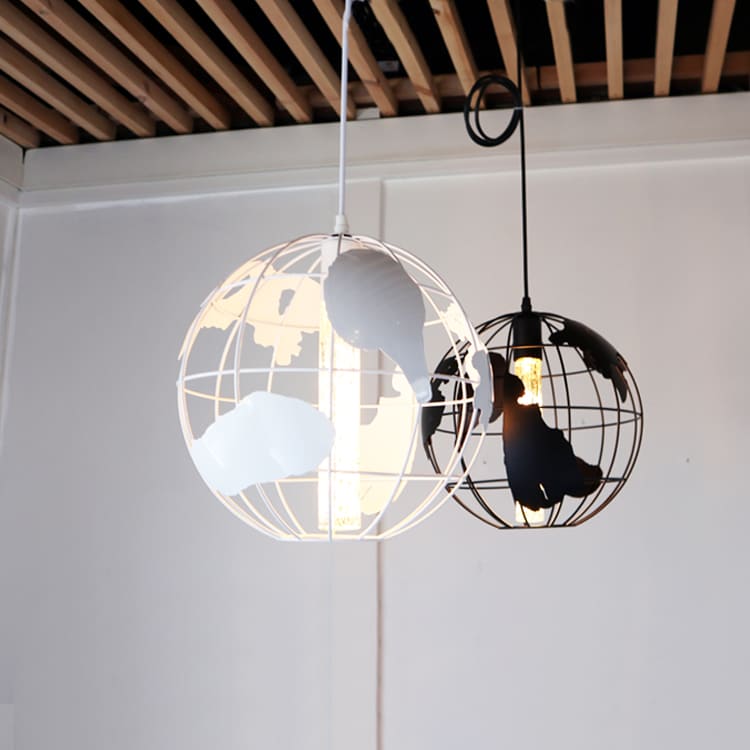 遊び心のある地球儀型ペンダントライト。お部屋のアクセントに！｜ P039