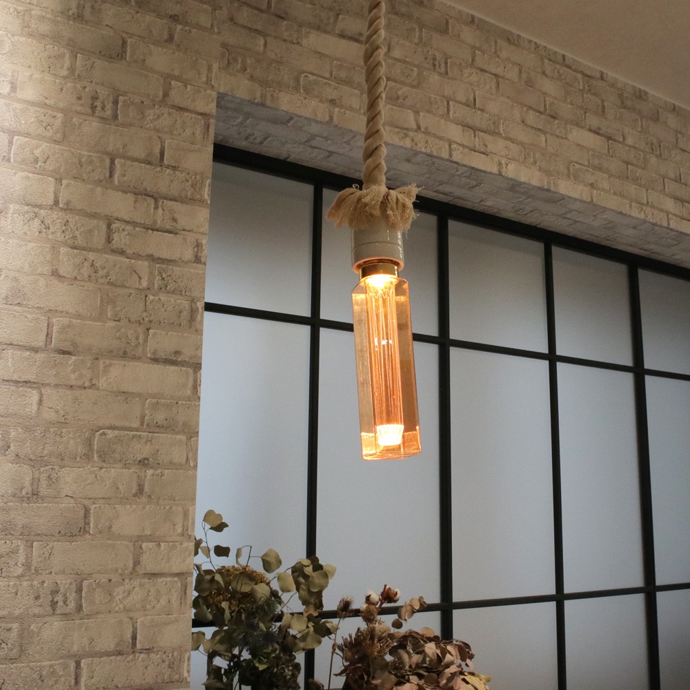 レトロで美しい灯りが魅力的！フィラメント風電球｜bl051