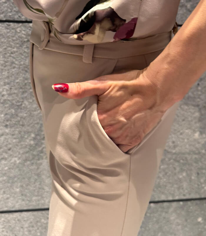 【RINASCIMENTO】テーパードスリムパンツ★ITRIN130134