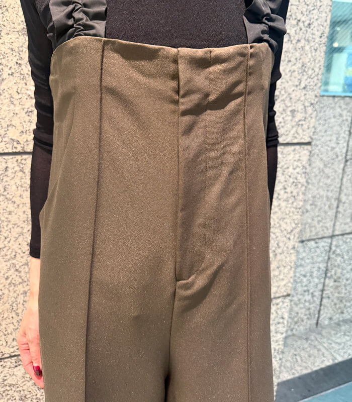 【LUGIVA】シャーリングショルダーサロペットパンツ★☆302725