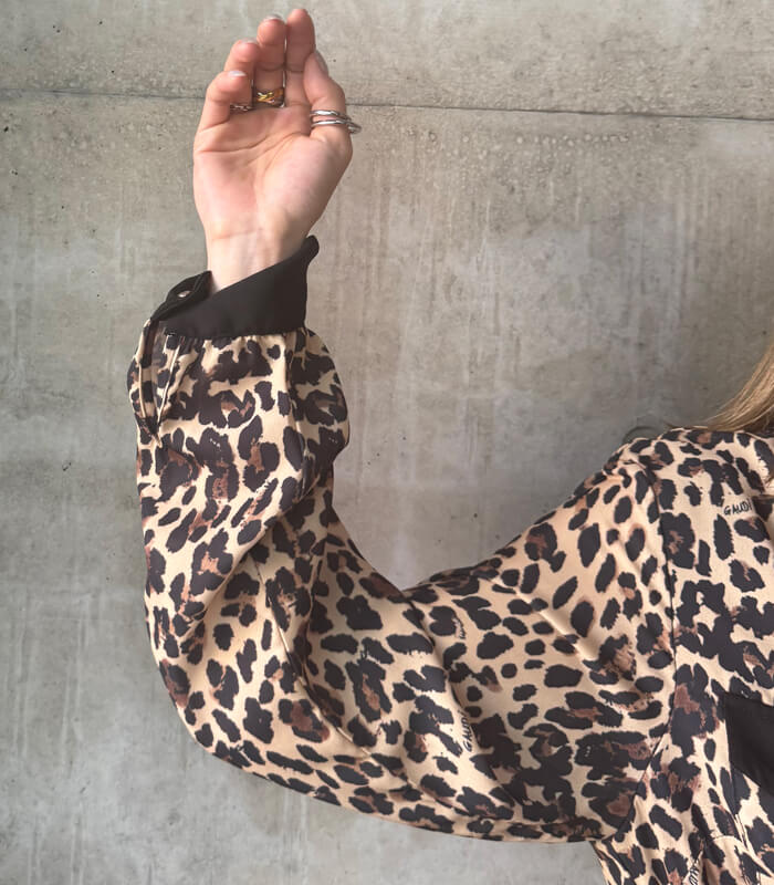 SALE】【GAUDI】ダブルジョーゼットレオパードプリントロングシャツ