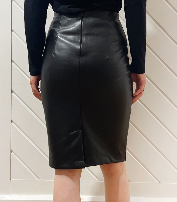 【SALE】【Rinascimento】エコレザータイトスカート●RIN115104