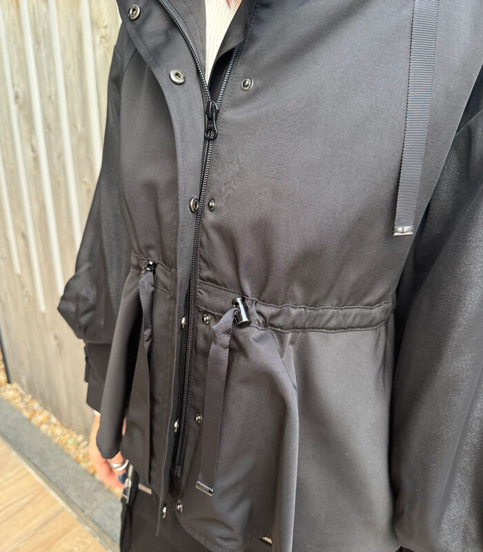 【TOLNERA】ドロストAラインフリルフレアー中綿フーディージャケット★T57160JS