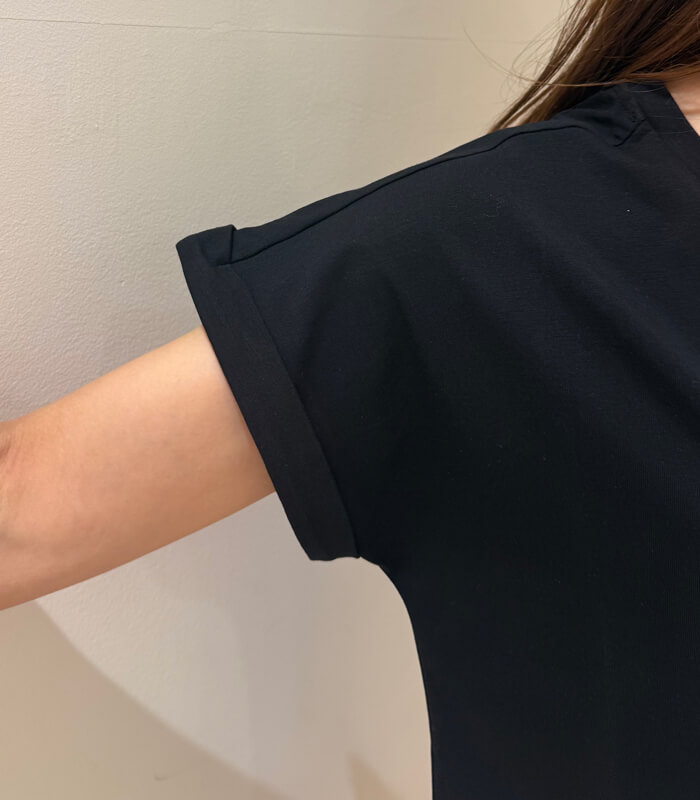 【GAUDI】ロゴ入りラインストーンTシャツ★☆IT611BD64046