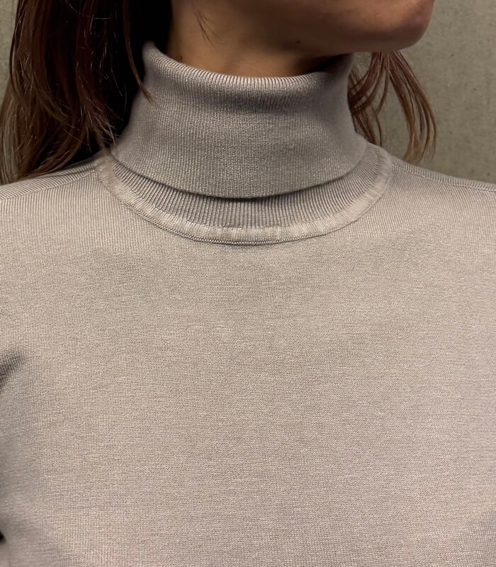 【GAUDI】タートルネックニット★IT521BD53018