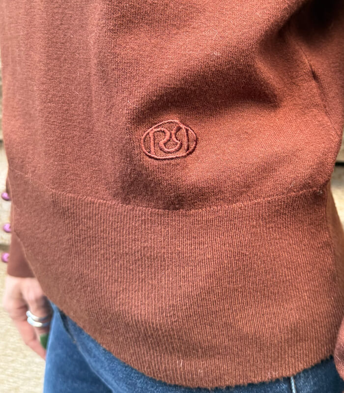 【Rinascimento】袖装飾ボタン付きタートルネックニット★ITRIN12026