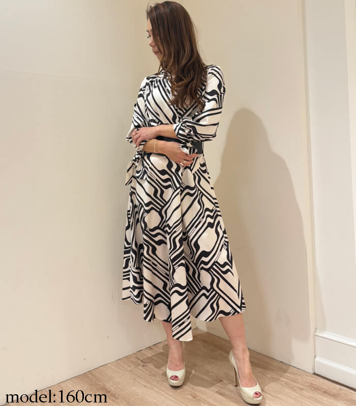 【RINASCIMENTO】幾何学柄ベルト付きカシュクールワンピース★☆ITRIN127842