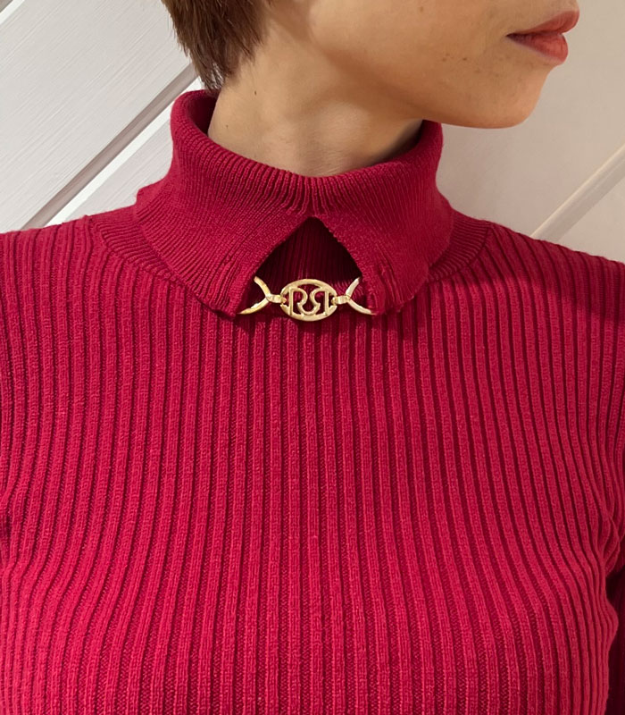 【SALE】【Rinascimento】ロゴチャーム装飾タートルニット●RIN11291