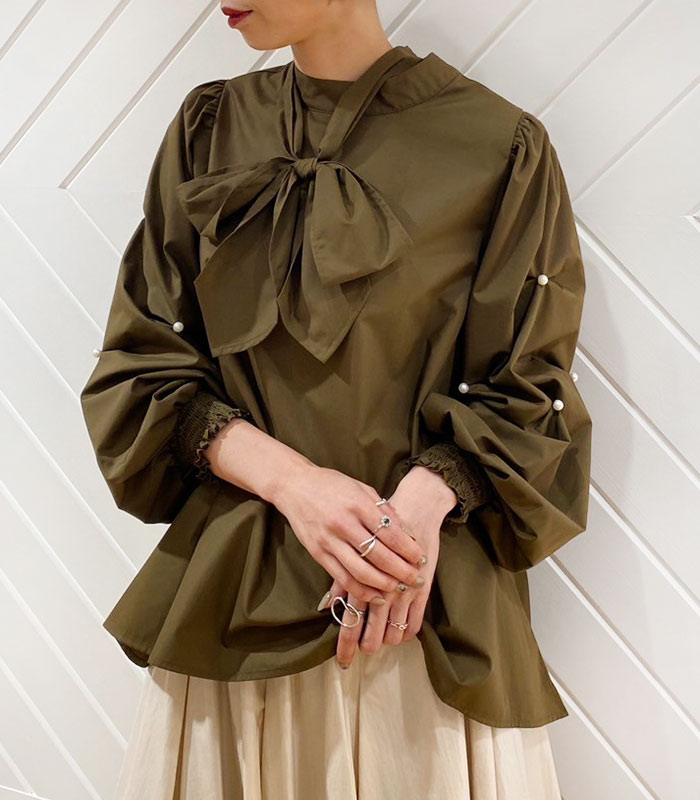 【DESERT ROSE】そでパール付きブラウス★☆TOLBL-46006 DESERT ROSE】そでパール付きブラウスTOLBL-46006 | WEAR