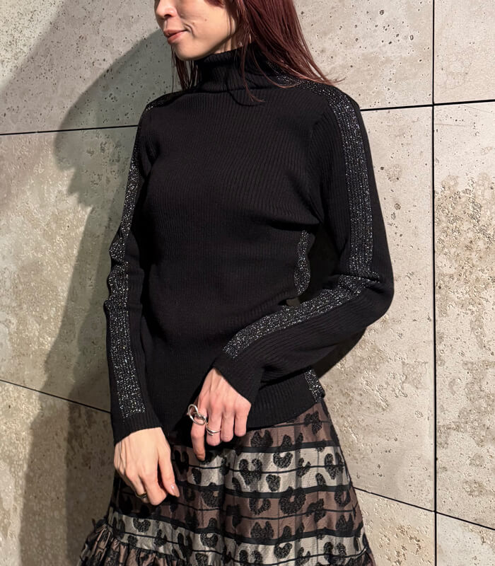 【SALE】【PaulineBleu】サイドラメラインタートルニット▼☆37440