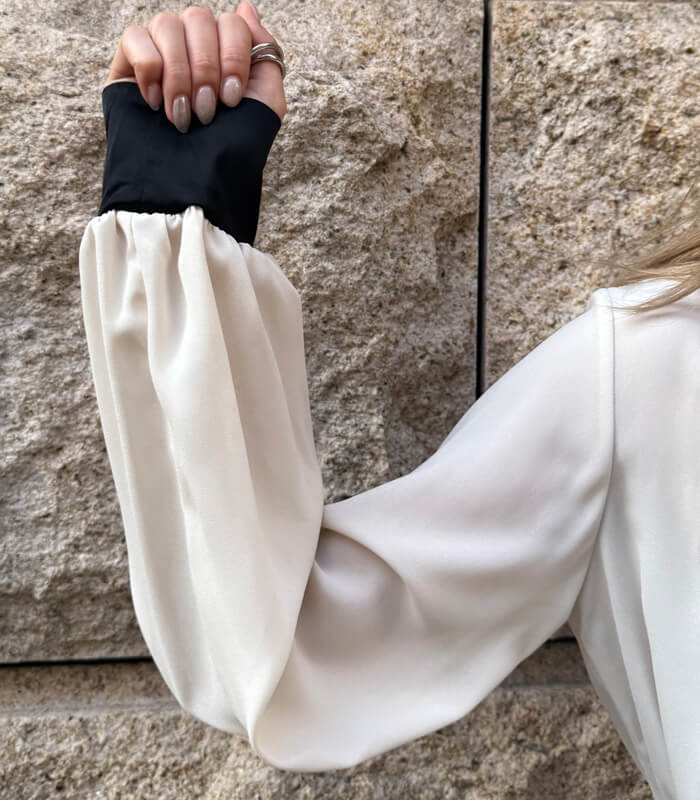 【GAUDI】ベルトポイントボトルネックブラウス★IT521FD45031