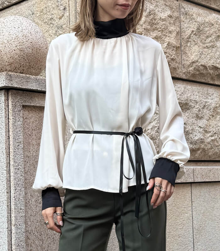 【GAUDI】ベルトポイントボトルネックブラウス★IT521FD45031