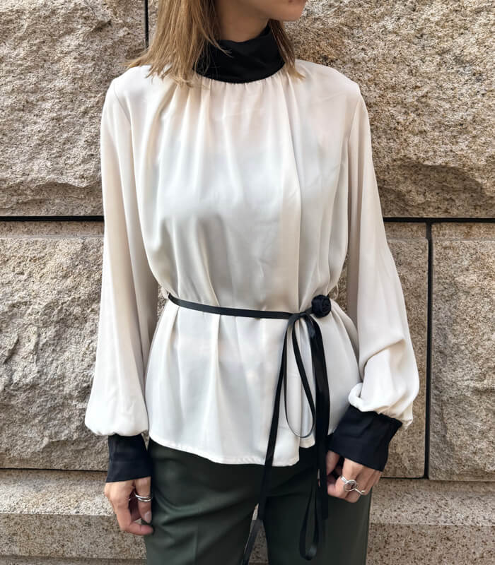 【GAUDI】ベルトポイントボトルネックブラウス★IT521FD45031