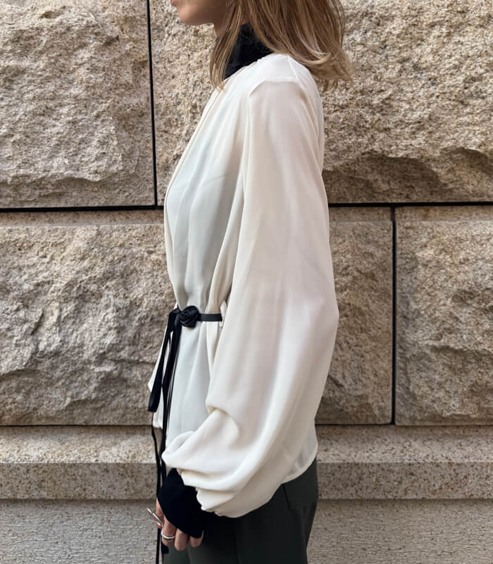 【GAUDI】ベルトポイントボトルネックブラウス★IT521FD45031