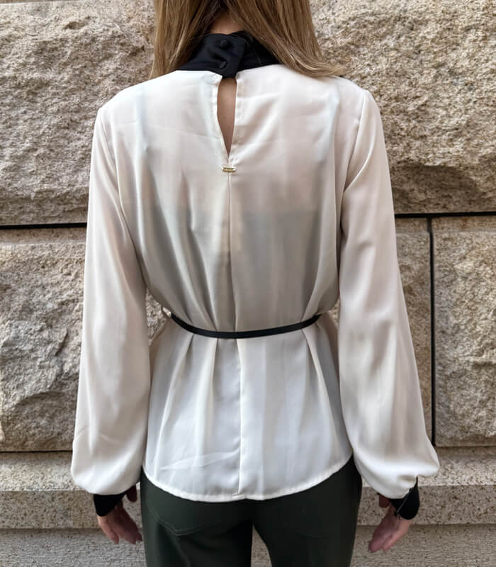 【GAUDI】ベルトポイントボトルネックブラウス★IT521FD45031