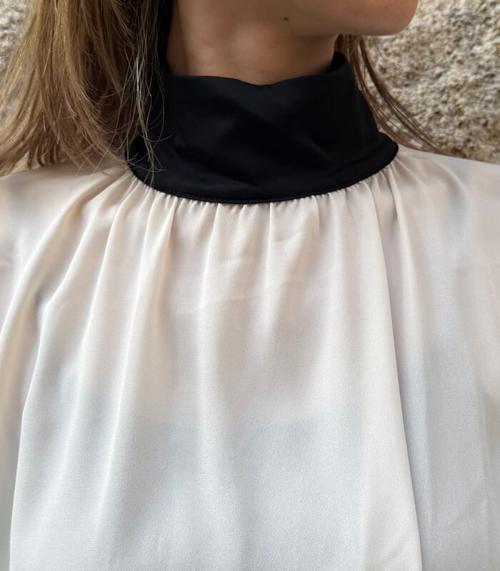 【GAUDI】ベルトポイントボトルネックブラウス★IT521FD45031