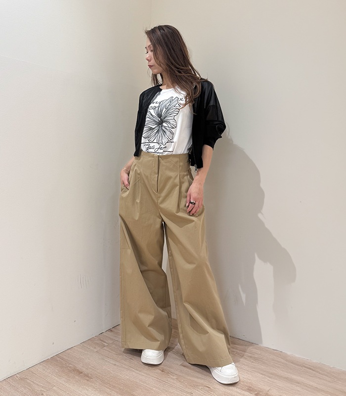 【GAUDI】ビーズフラワーロゴプリントTシャツ★☆IT611BD64048