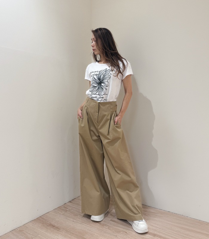 【GAUDI】ビーズフラワーロゴプリントTシャツ★☆IT611BD64048