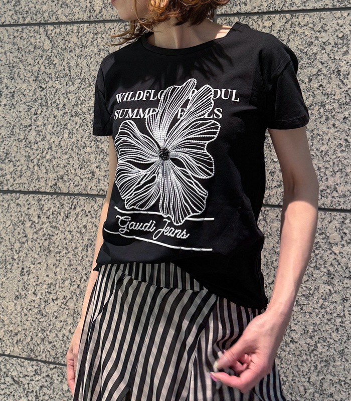 【GAUDI】ビーズフラワーロゴプリントTシャツ★☆IT611BD64048