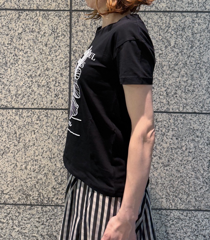 【GAUDI】ビーズフラワーロゴプリントTシャツ★☆IT611BD64048
