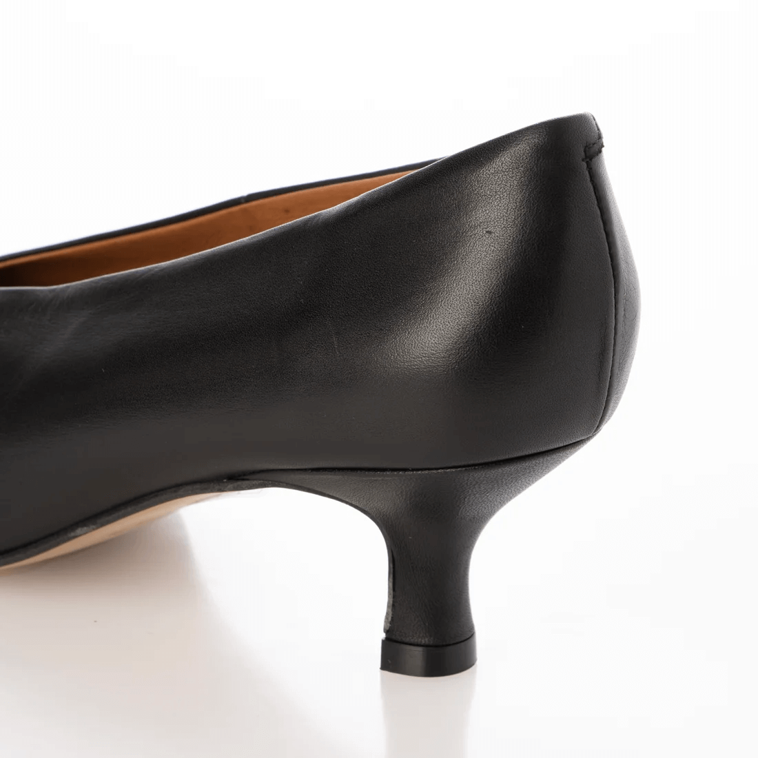 【ANGEL ALARCON】ポインテッドトウディープカットパンプス★☆D51100