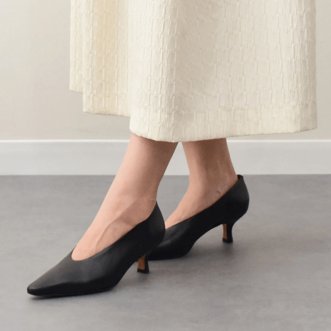 【ANGEL ALARCON】ポインテッドトウディープカットパンプス★☆D51100