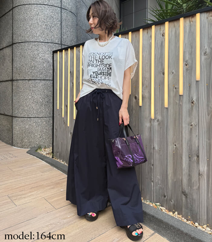 【SALE】【LUGIVA】後ろ袖ゴムメッセージロゴTシャツ■☆IT202481