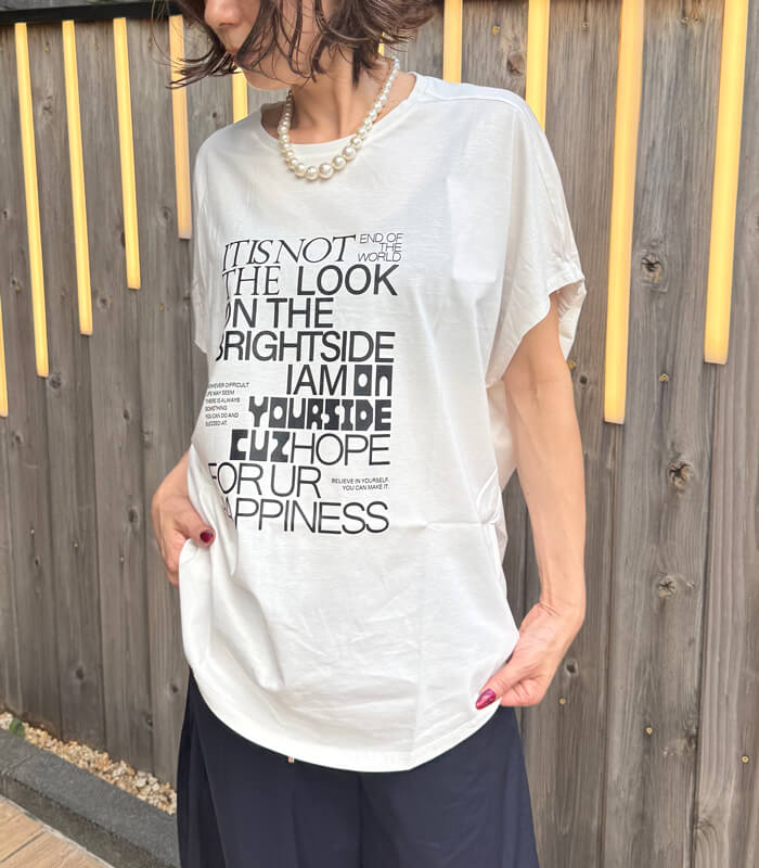 【SALE】【LUGIVA】後ろ袖ゴムメッセージロゴTシャツ■☆IT202481