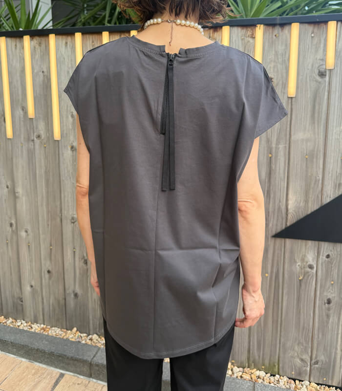 【SALE】【LUGIVA】後ろファスナーロゴTシャツ■☆IT202676