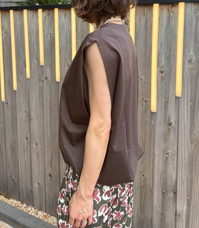 【SALE】【LUGIVA】ロゴショルダーノースリーブプルオーバー■☆IT202493