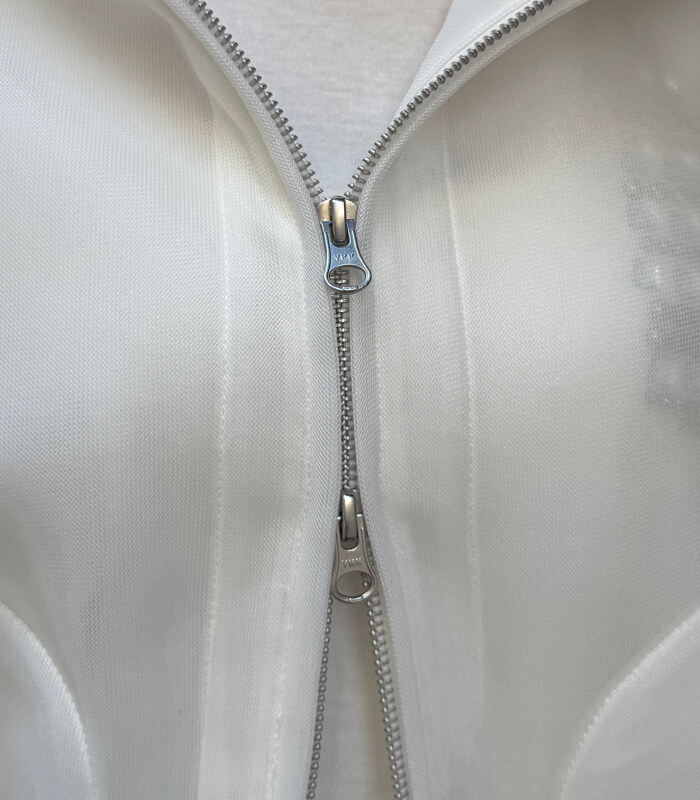 Monile フード付きベスト 　後ろチュールとバルーン　モニーレ　ダブルジップ MoNiLE】メッシュフーディーベスト☆700572 | WEAR,アウター | DESERT ROSE