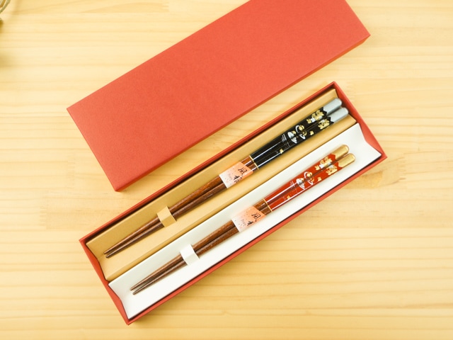 食洗器対応】若狭塗箸のギフトセット（箱入）仲睦まじい「おしどり夫婦箸」　2,500円（税込）