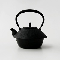 美品 南部鉄器 釜定 鉄瓶 やかん 秋の実 あられ 入手困難 美品 南部鉄器 釜定 鉄瓶 やかん 秋の実 あられ 入手困難